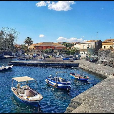 Cozy Apartment By The Sea Acireale Buitenkant foto